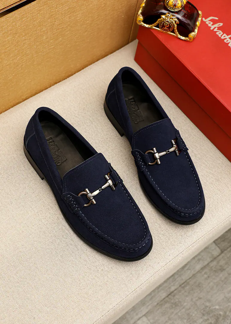 💐 Trade marks: Ferragamo「 Pyragmud.」Leisure shoes. Positive code number: 38-44（45.46🉑️Custom） Commodity materials: Select Imported sanded little cow shoes+Luxury hardware button., Imported water-tied cattle🐂Pioneer.. Strong stereo visual effects, Original Base Yin. Colour: 6⃣️Colour Optional