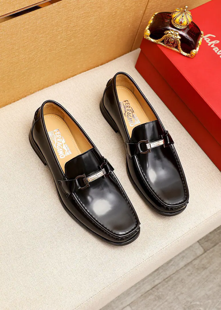 💐 Trade marks: Ferragamo「 Pyragmud.」Leisure shoes. Positive code number: 38-44（45.46🉑️Custom） Commodity materials: Select Import the head layer with the bouquet of shoes.+Luxury hardware button., Imported water-tied cattle🐂Pioneer.. Strong stereo visual effects, Original rubber floor Yin. Colour: 1⃣️Colour Optional