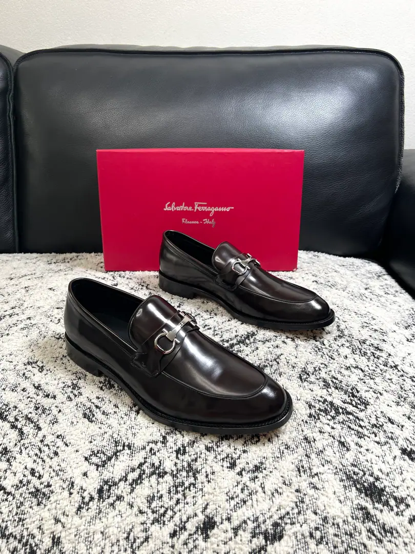 Ferragamo High Quality Top-level craft Pyragmud. Shoe cabinets are being synchronized for distribution., Italian import of original cattle skin, Imported water-tied cattle., Shoes under the sole.: The original factory is super comfortable with the original base., The original factory and the single. Codes 39-44（Sold38 45 46）