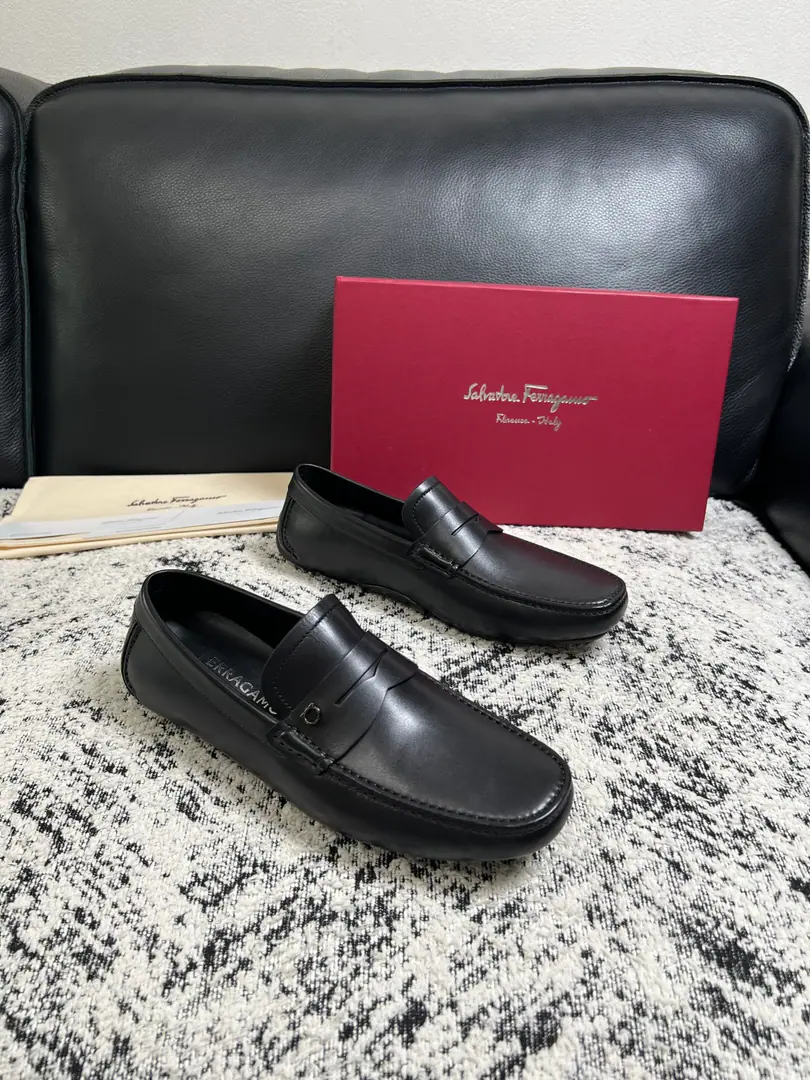 Ferragamo High Quality Top-level craft Pyragmud. The original factory configuration is being distributed simultaneously at the Beans Shoes cabinet., Italian import of original cattle skin, Imported water-tied cattle., Shoes under the sole.: The original factory is super comfortable with the original base., The original factory and the single. Codes 39-44（Sold38 45 46）
