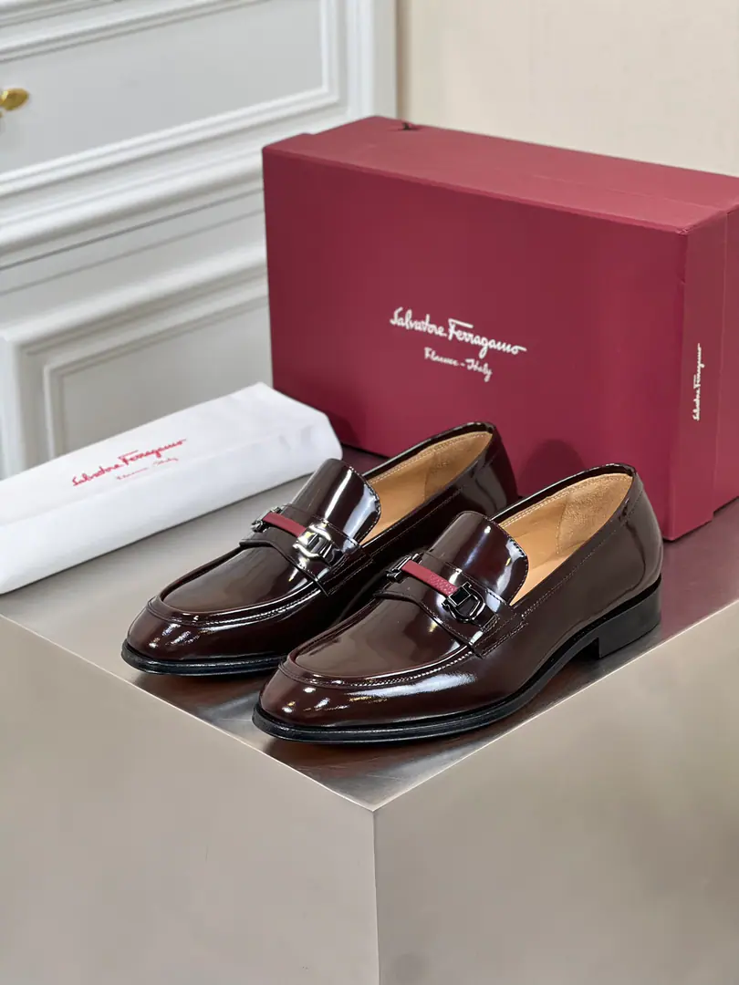 ••New•• Ferraga*_High-end men's business shoes.. Imported cattle skin, The hard stuff is just to create a more comfortable dress experience., Original shoes,, The lines are smooth.！Original cow skin➕Importing calves., That's a big one.！ Size: 39-44（38.45.46Do it.）