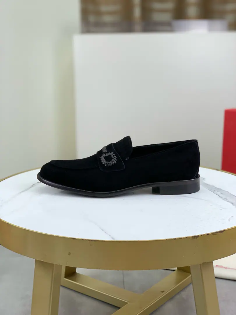 Plant prices FerragamPhila's a real male business shoe., 1:1Use cattle skin to make handmade brandsLoog, Use of imported original cow skin, The hard stuff is just to create a more comfortable dress experience., Original shoes,, The lines are smooth.！Shoe.: Original cow skin➕Importing calves., That's a big one.！ Size: 39-44（38.45.46Do it.）
