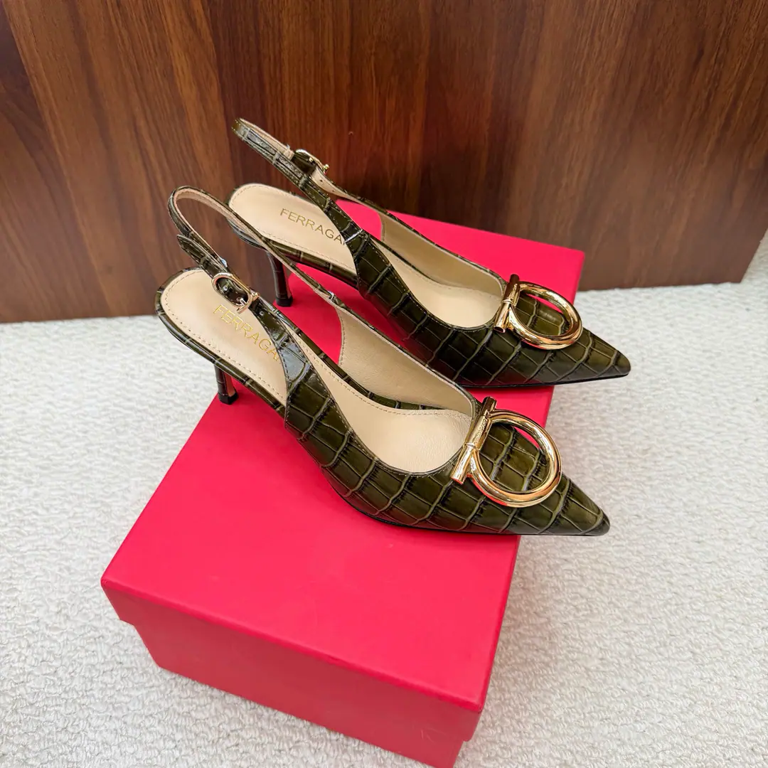 🍃 FERRAGA*OPhila.*The Xinjin is a big one.GanciniThe horseshoes are high. Mary Jane's sandals. ✔ High circle with the Phila's Mary Jane's shoe., The classic horseshoe buttons are embedded in the shoe., You can do a little bit of a little bit of a little bit of a little bit of a little bit of a little bit of a little bit of a little bit of a little bit of a little bit of a little bit of a little bit of a little bit of a little bit of a little bit of a bit of a little bit of a little bit of a little bit of a bit of a little bit of a...！It's a low- and low-scaling design., He's been running away for a day, and he's not tired.🦖 🍃Fabulous.: Original calf skin. 🍃Uchi.: 🐑The sheep's skin is in the ground.. 🍃Otsumi!: The original is really a big one.. 🍃He's tall.: 6cm 🍃Codes: 35-41（.40.41.I'll make sure I don't change it.）