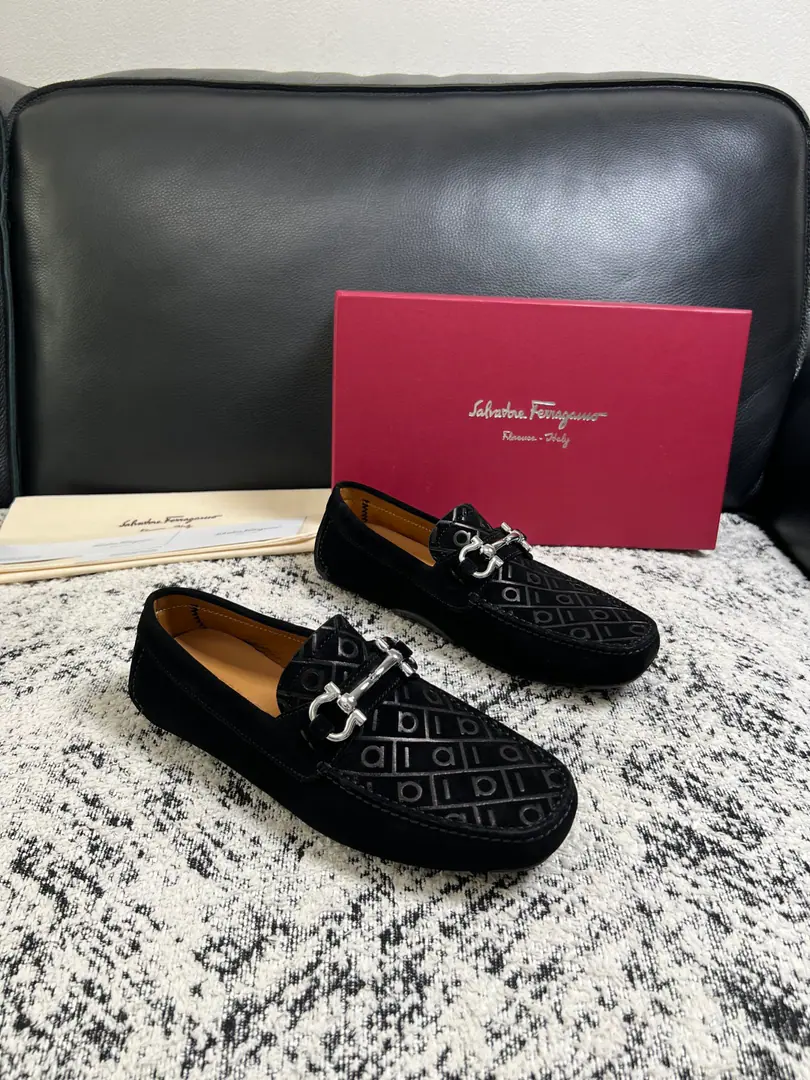 Ferragamo High Quality Top-level craft Pyragmud. The original factory configuration is being distributed simultaneously at the Beans Shoes cabinet., Italian import of original cattle skin, Imported water-tied cattle., Shoes under the sole.: The original factory is super comfortable with the original base., The original factory and the single. Codes 39-44（Sold38 45 46）