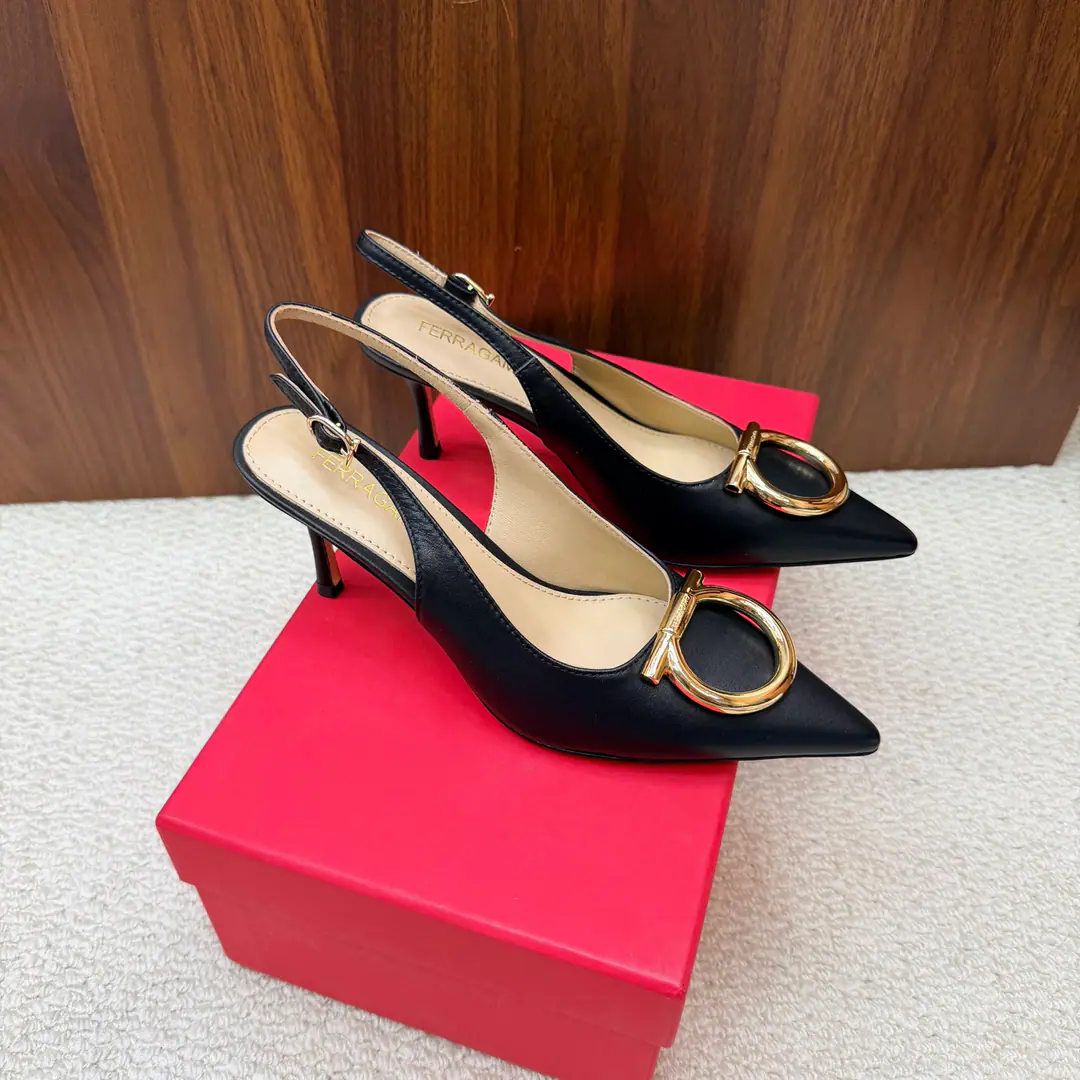 🍃 FERRAGA*OPhila.*The Xinjin is a big one.GanciniThe horseshoes are high. Mary Jane's sandals. ✔ High circle with the Phila's Mary Jane's shoe., The classic horseshoe buttons are embedded in the shoe., You can do a little bit of a little bit of a little bit of a little bit of a little bit of a little bit of a little bit of a little bit of a little bit of a little bit of a little bit of a little bit of a little bit of a little bit of a little bit of a bit of a little bit of a little bit of a little bit of a bit of a little bit of a...！It's a low- and low-scaling design., He's been running away for a day, and he's not tired.🦖 🍃Fabulous.: Original calf skin. 🍃Uchi.: 🐑The sheep's skin is in the ground.. 🍃Otsumi!: The original is really a big one.. 🍃He's tall.: 6cm 🍃Codes: 35-41（.40.41.I'll make sure I don't change it.）