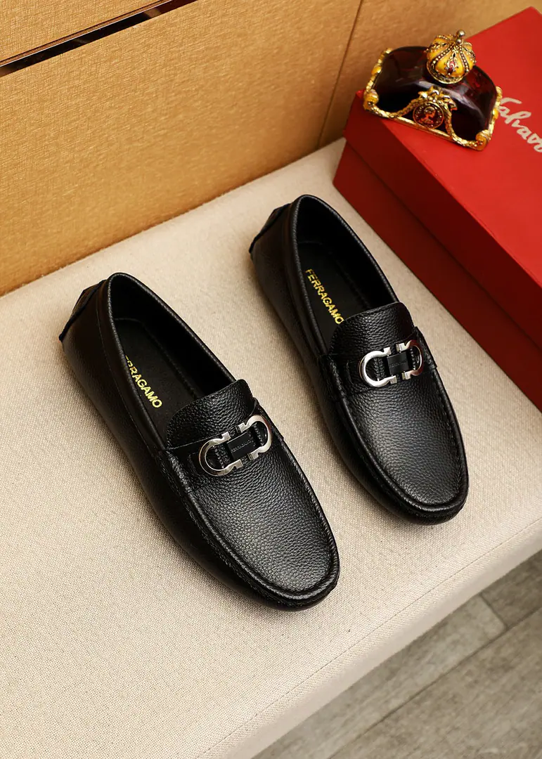 💐 Trade marks: Ferragamo「 Pyragmud.」Doudou shoes. Positive code number: 38-44（45🉑️Custom） Commodity materials: Select Imported stubby cow-skins.+Classic hardware button., Imported sheep🐑Pioneer.. Strong stereo visual effects, Original Base Yin. Colour: 3⃣️Colour Optional