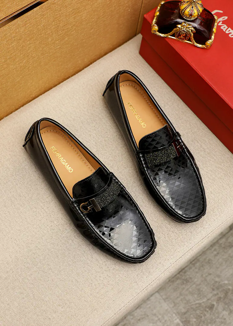 💐 Trade marks: Ferragamo「 Pyragmud.」Doudou shoes. Positive code number: 38-44（45.46🉑️Custom） Commodity materials: Select Import paintskins and skins and shoes.+Classic hardware button., Imported pigs🐖Pioneer.. Strong stereo visual effects, Rubber Bottom Yin. Colour: 1⃣️Colour Optional