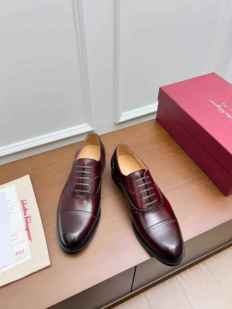 Ferragam～ Codes: 38-45 FThe Queens Network is wearing leather shoes., Perfect work., Top Cycling, Using imported Italian calf skin design, The ancient law is hand-made with the original hardware cutter., In the cow's skin./Foot., Importing the original Luxury is a very big deal., It's just like the American counter., Welcome to the comparison.！（38.45.46.47I'll make sure I don't change it.）