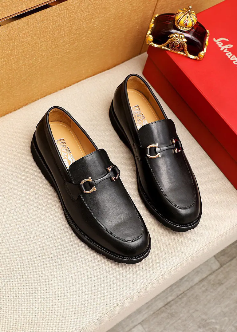 💐 Trade marks: Ferragamo「 Pyragmud.」Leisure shoes. Positive code number: 38-44（45.46🉑️Custom） Commodity materials: Select Import the head of the cow-skins.+Luxury hardware button., Imported water-tied cattle🐂Pioneer.. Strong stereo visual effects, Original Bubble Bottom Yin. Colour: 1⃣️Colour Optional