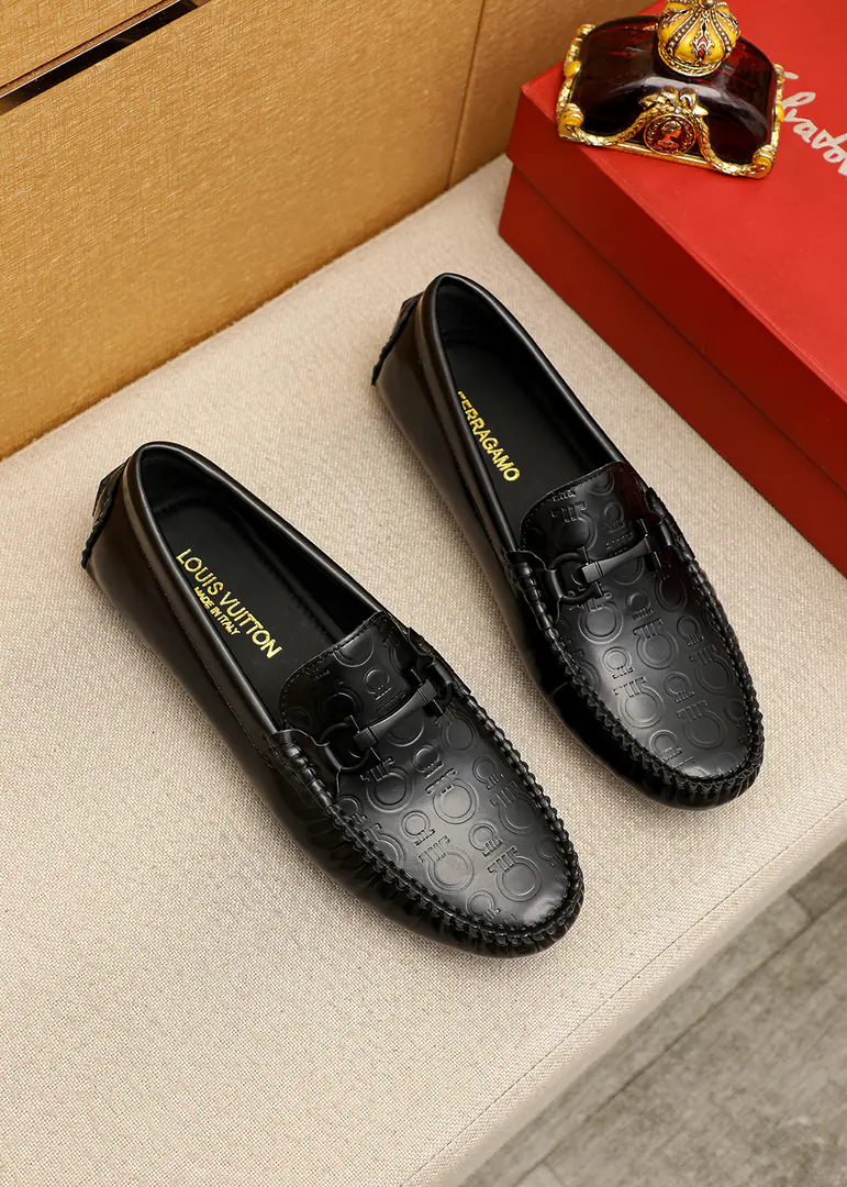 💐 Trade marks: Ferragamo「 Pyragmud.」Doudou shoes. Positive code number: 38-44（45.46🉑️Custom） Commodity materials: Select Importing cow skins and pressurizing shoes.+Classic hardware button., Imported pigs🐖Pioneer.. Strong stereo visual effects, Rubber Bottom Yin. Colour: 2⃣️Colour Optional