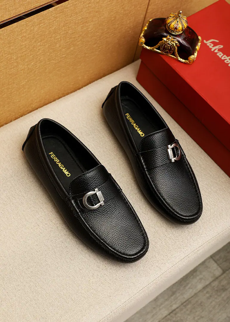 💐 Trade marks: Ferragamo「 Pyragmud.」Doudou shoes. Positive code number: 38-44（45🉑️Custom） Commodity materials: Select Imported stubby cow-skins.+Classic hardware button., Imported sheep🐑Pioneer.. Strong stereo visual effects, Original Base Yin. Colour: 3⃣️Colour Optional