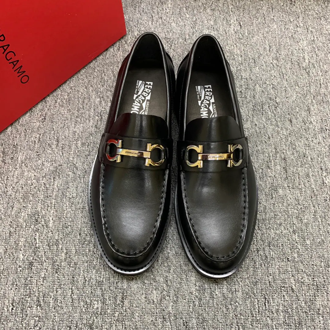 🎁🎁🎁😈【Ferragamo】Men's leather shoes., The latest blast., 1:1Original billing quality, - The best., The shoe is coming in with a bouquet., The manual sewn line highlights the design of rounded shoes., All the inside feet are imported with cattle skin., Original hardware, The original light-blow bubbles., Match39-44, (38,45Make a no-refund order.)
