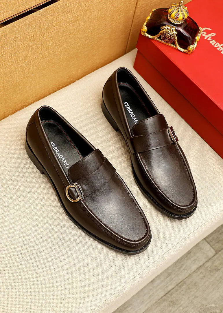 💐 Trade marks: Ferragamo「 Pyragmud.」Leisure shoes. Positive code number: 38-44（45.46🉑️Custom） Commodity materials: Select Importing cow-skinned shoes.+Classic hardware button., Imported water-tied cattle🐂Pioneer.. Strong stereo visual effects, Original Base Yin. Colour: 5⃣️Colour Optional