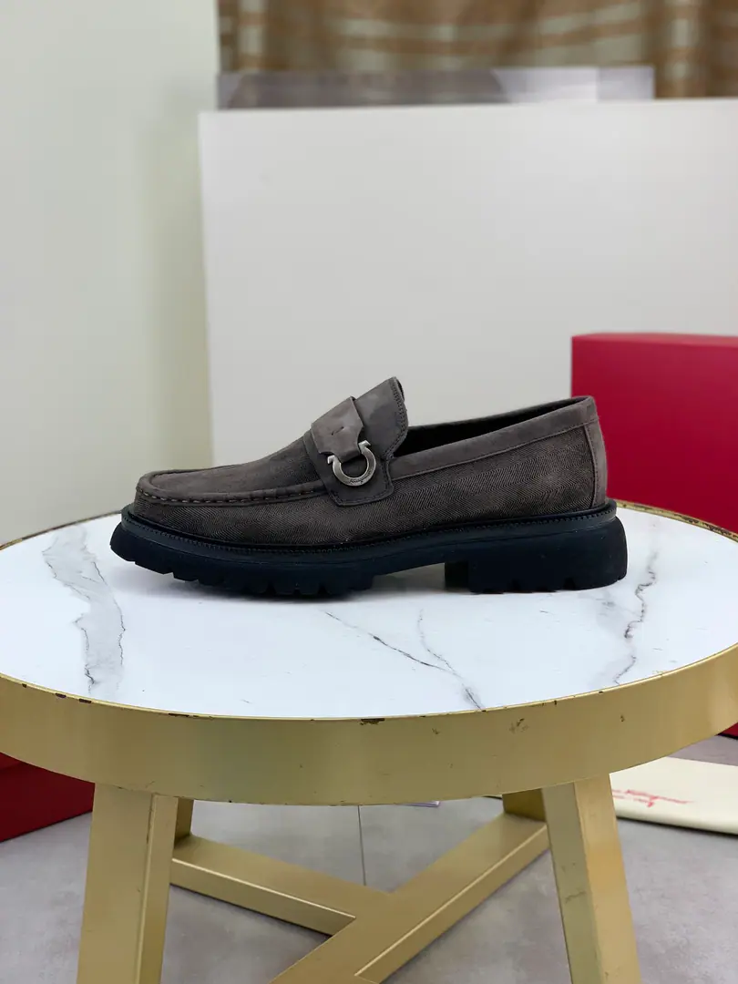 Plant prices Top Quality【Salvatore Ferragamo】Ferragm's business shoes., Official Network1:1Top-level requisition quality, The shoe-side import is a good version of the original cow skin., The inside floors are covered with the original imported water skin., Importing the original order of Italian handmade blisters the bottom of the bubble, Codes: 39-45（38 46It's a deal.）