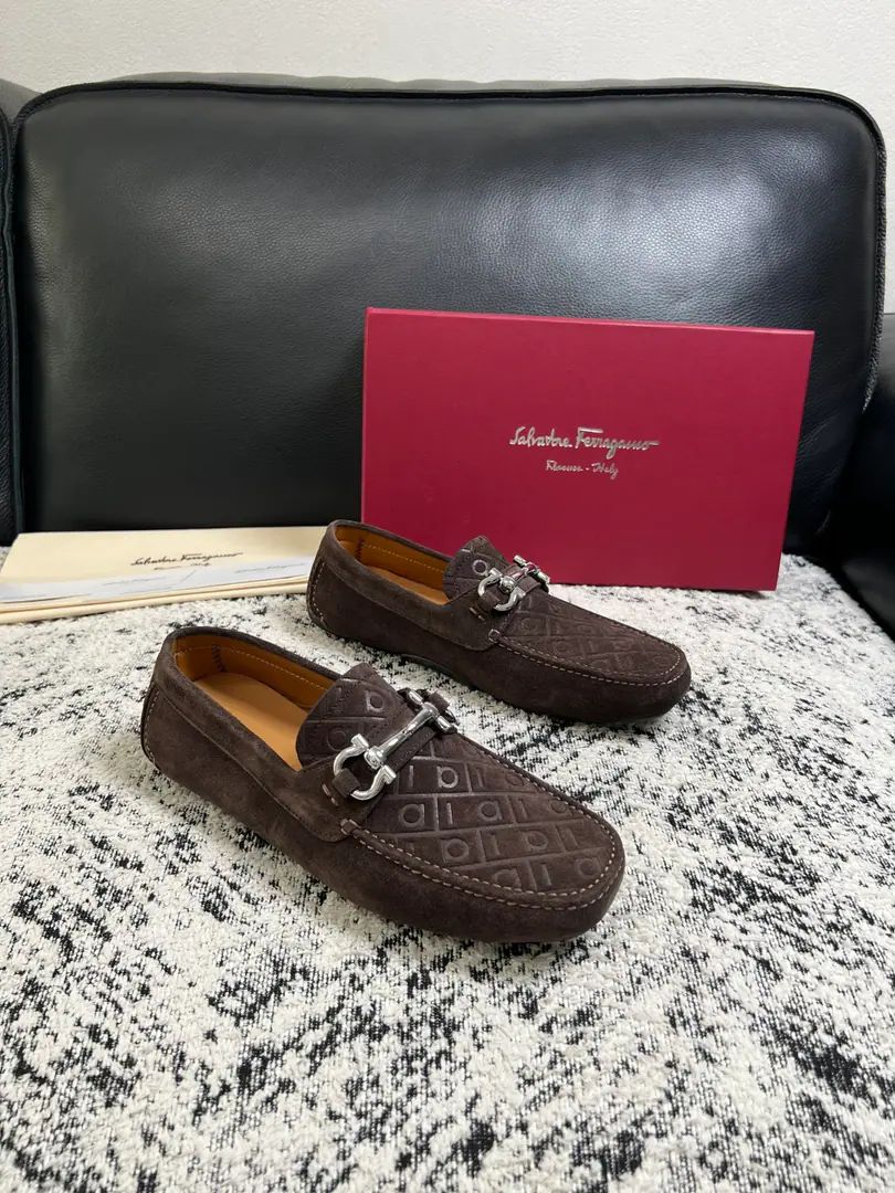Ferragamo High Quality Top-level craft Pyragmud. The original factory configuration is being distributed simultaneously at the Beans Shoes cabinet., Italian import of original cattle skin, Imported water-tied cattle., Shoes under the sole.: The original factory is super comfortable with the original base., The original factory and the single. Codes 39-44（Sold38 45 46）