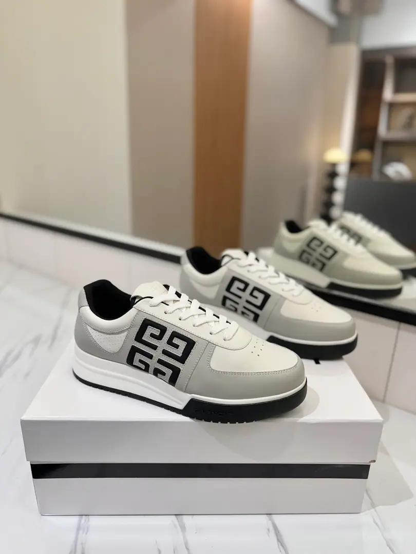 Plant price Maximum Version👍（Couples.❤️）GIVENCHYKifanshi.G4Sports shoes /White shoes are here for a hundred seasons of leisure shoes.！！ I'm surprised to see the touch of the leg. The shoe pads are totally tuned to the palms., The kind that's been walking all day long.. A pair of sneakers with both the size and comfort. Shoe.: Skins of cattle. Uchi.: Inside the net. Foot.: Skins and feet. Otsumi!: TPU Codes: Women35（40.41Do it.）Men39-46（45/46Do it.）