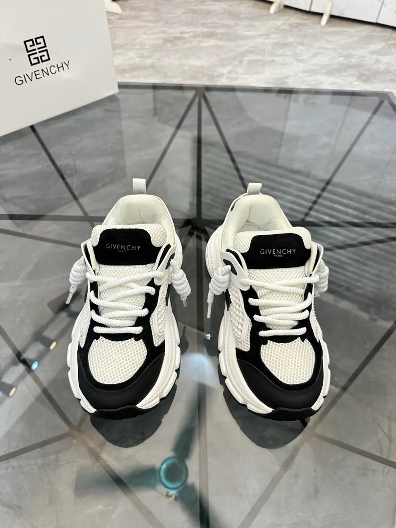 Sell Price: ¥ High-end quality Trade marks: Givench*「Kifanshi.*」Low gang sneakers. Positive code number: 38-44(Make a reservation.45.46) Commodity materials: The shoe is imported into the original spelt., Into the air., Original Base. Part No. No.