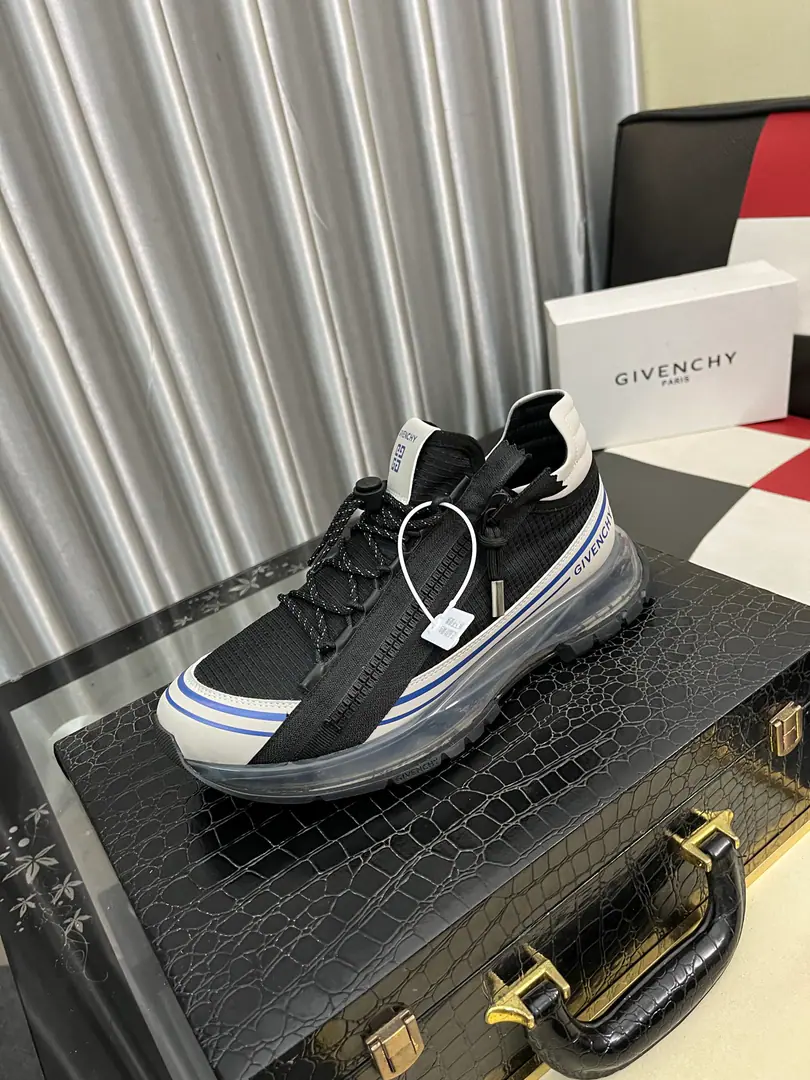 Get out of the factory.⌚️⌚️Gv *y～Kifanshi..NewGIV 1Men's shoes are thick and leisurely raised., High-quality cow skins on the shoe face are made of airnet surfaces.！The upper foot is so handsome., Increase4CM, - I'm gonna raise the air., Shoe-struck-up-skinner design., Yes, I do.4G LOGOSigns and StereoGIVENCHYMark. LightTPU- The bubble., It's so easy and comfortable.！ Size: 38- ️⃣Colour Optional