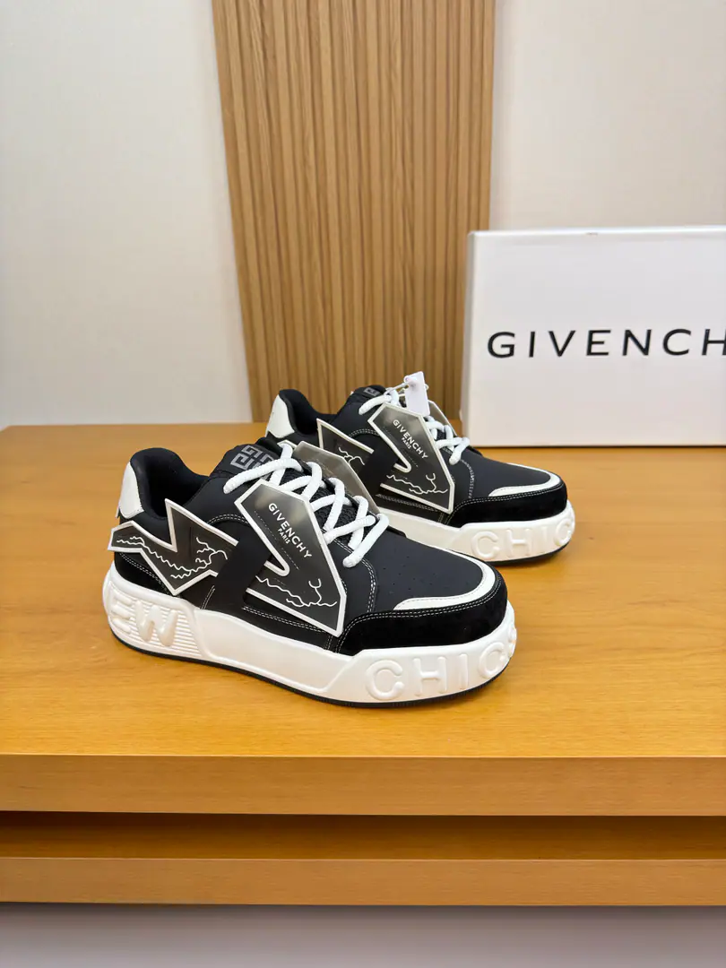 【GIVENCHY】Kifanshi. High-end quality Original List·Leisure sports shoes Shoe.. 🔝Napa Skin., Anti-feathers., Shoes..Car-mock branding totem plastic module, Shoe tongue..Car-sewn branding., Back up..Silk mark.logo Uchi.: Brand canvas. Otsumi!: It's so light.TPUBubbles.Rubber. Double-coloured base Super-high-quality control.·- I'm doing a little work.: Highlight(High-end·- How expensive.·Slot) Size: 39-44（38, 45, Make a reservation.)·GVC0756
