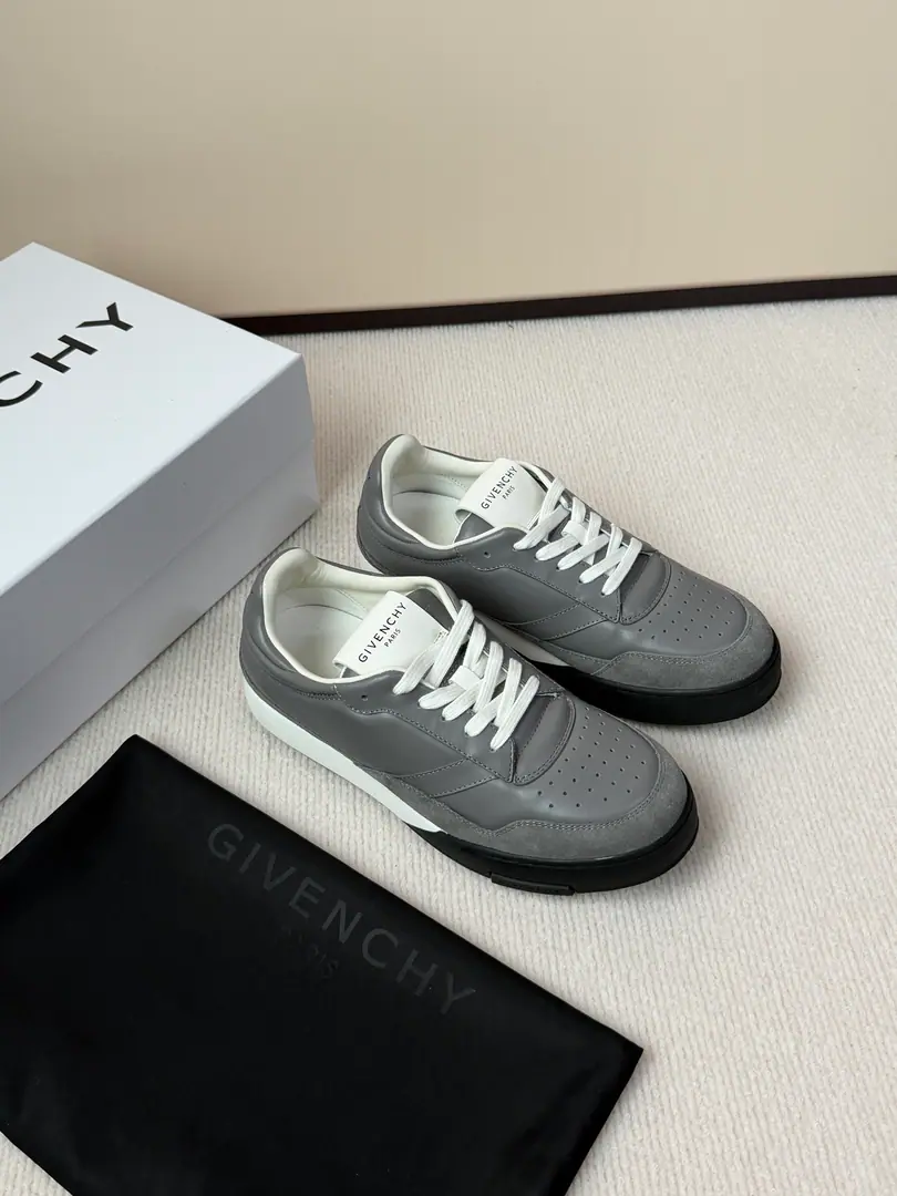 New paragraph🆕GivInnovative low-group sneakers.✅ The shoe-faced cow skin is matched with the same color as the diamond-coated cow skin., Same pair of colored shoelaces. Shoe tongue and back heel.GIV～CHY LOGO, SidesarkGIVENCHY LOGOBelt, Use transparent and environmentally resistant materials for soles〰️ Codes: 39-44
