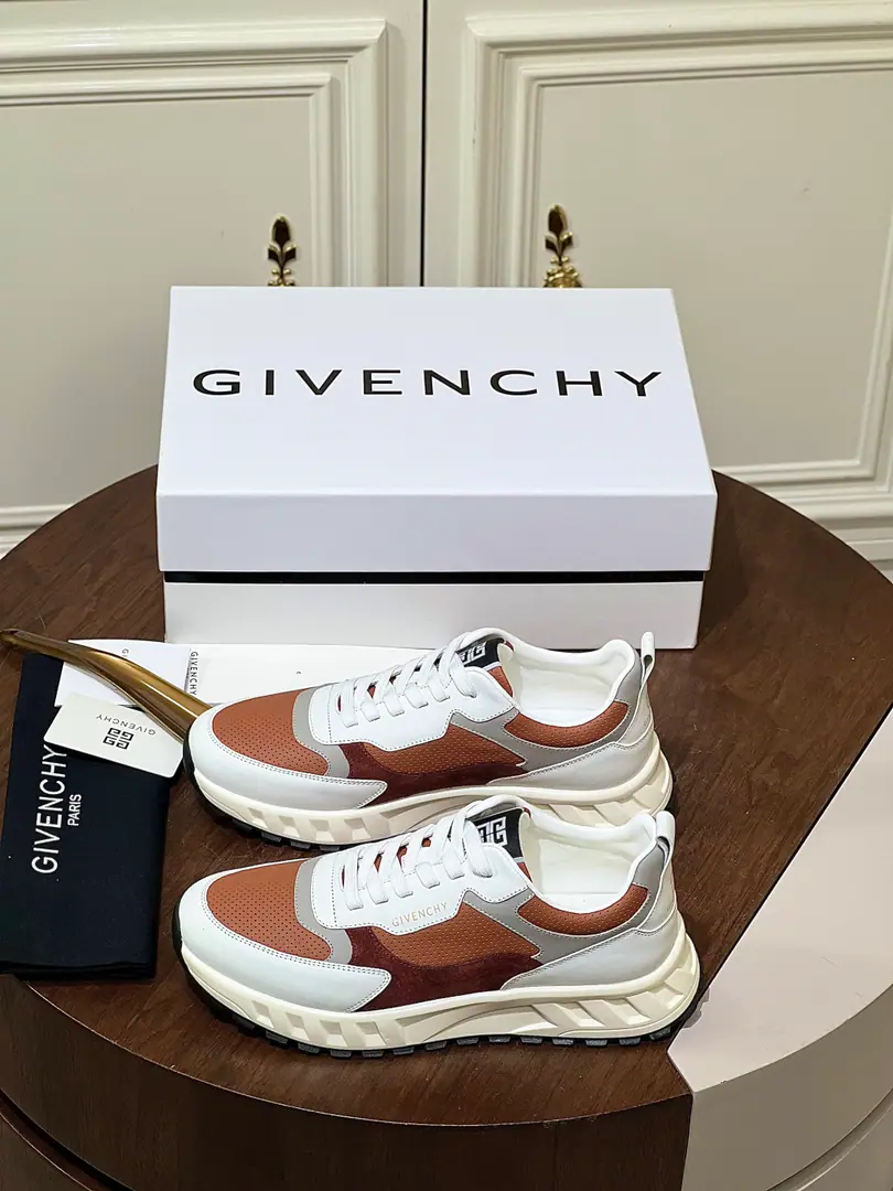 Givenchy/NewGIV 1Men's shoes are thick and leisurely raised. High-quality topskins made of shoes.！The upper foot is so handsome., Increase5CM, - I'm gonna raise the air., Shoe-struck-up-skinner design., Yes, I do.4G LOGOSigns and StereoGIVENCHYMark. LightTPU- The bubble., It's so easy and comfortable.！ Size: 38-45 ¥