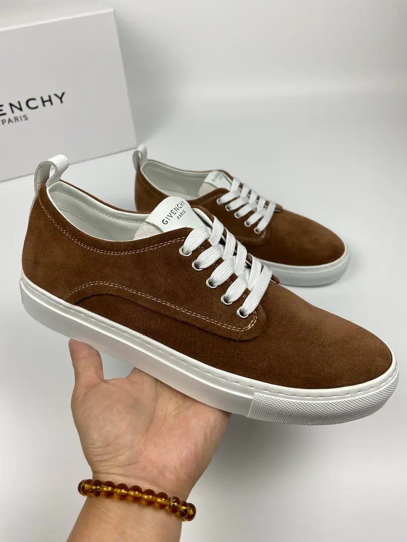 Fly-feathers, low-skinned, sports shoes. New CitySeries Sell(Couple shoes.) Match: Women35 －39．Men38 －44(45．46I'll make sure I don't change it.） Material: ♪ Shoe tongues on theGIVENCHY Paris LOGOStamps Heel stamp.GIVENCHY Paris LOGO Leather inside., I'm not sure.GIVENCHY Paris LOGOStamps Sew the threads. Flexible material, It's easy to wear., Unbuttoned Design The following is a video of the twilight rings. TPUShoes under the sole.