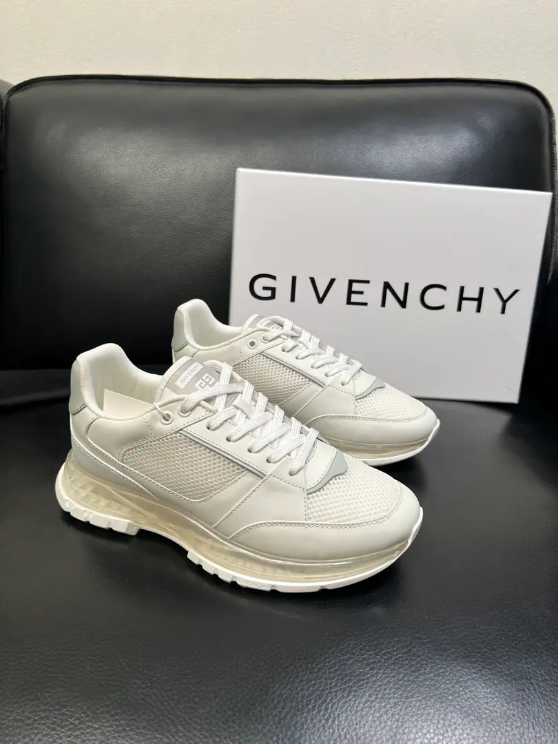 Givenchy High Quality Top-level craft Kifanshi. Synchronize original plant configuration, Italian imports of cattle and fabrics., A private model of the whole shoe parts., Soft and cozy web-painted mats., Shoes under the sole.: The original factory is super comfortable with the original., The original factory and the single., Welcome to the comparison., Codes 39-44 (Make a reservation. 38 45 )