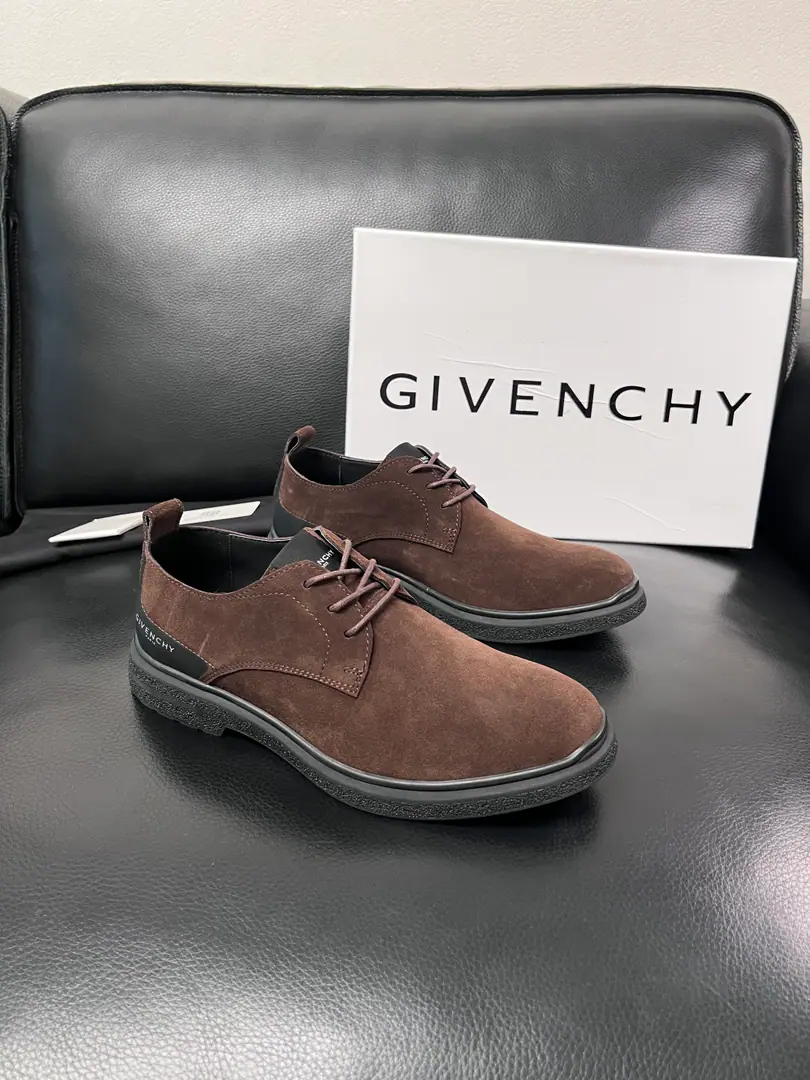 Givenchy High Quality Top-level craft Kifanshi. Synchronize original plant configuration, Italian imports of cattle and flour., A private model of the whole shoe parts., Soft and cozy web-painted mats., Shoes under the sole.: The original factory is super comfortable with the original., The original factory and the single., Welcome to the comparison., Codes 39-44 (Make a reservation. 38 45 )