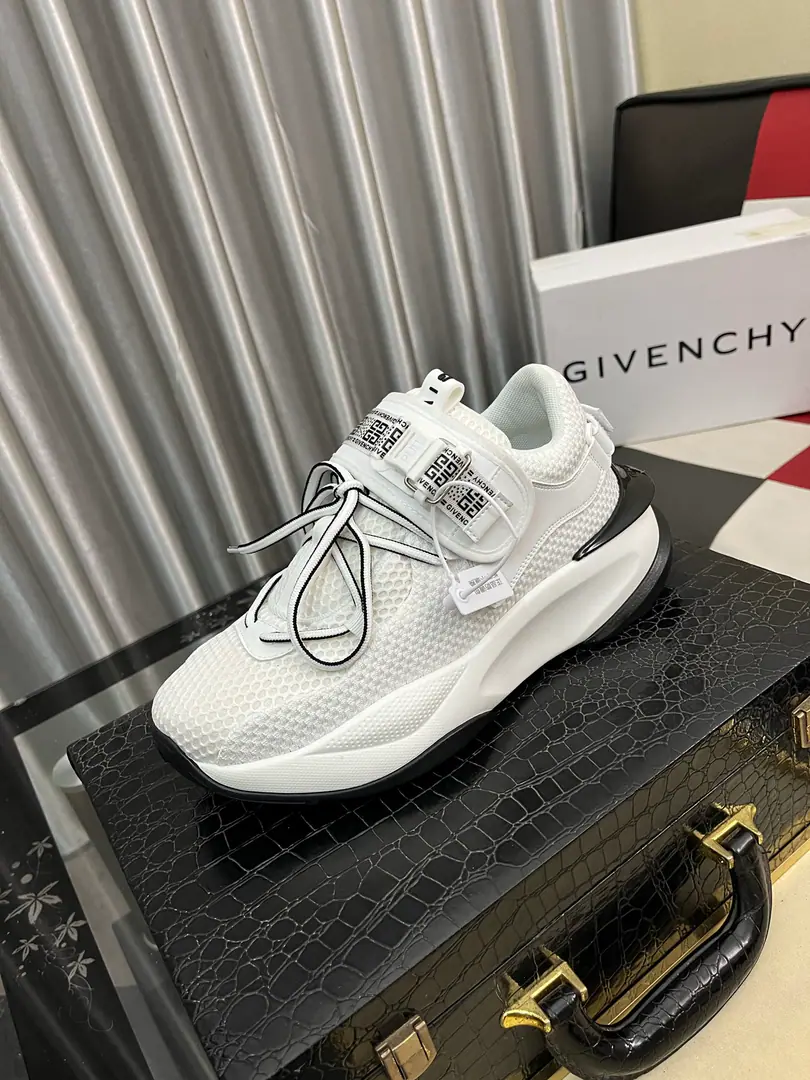 Get out of the factory.⌚️⌚️ Givench*.Kifani men's thick, leisure shoes., Made from imported cow skins and web-linked, Color Design, Shoe tongue brand.logoDecoration, Stereo-complex sutures！The network is very comfortable.！Size: 38- ️⃣Colour Optional