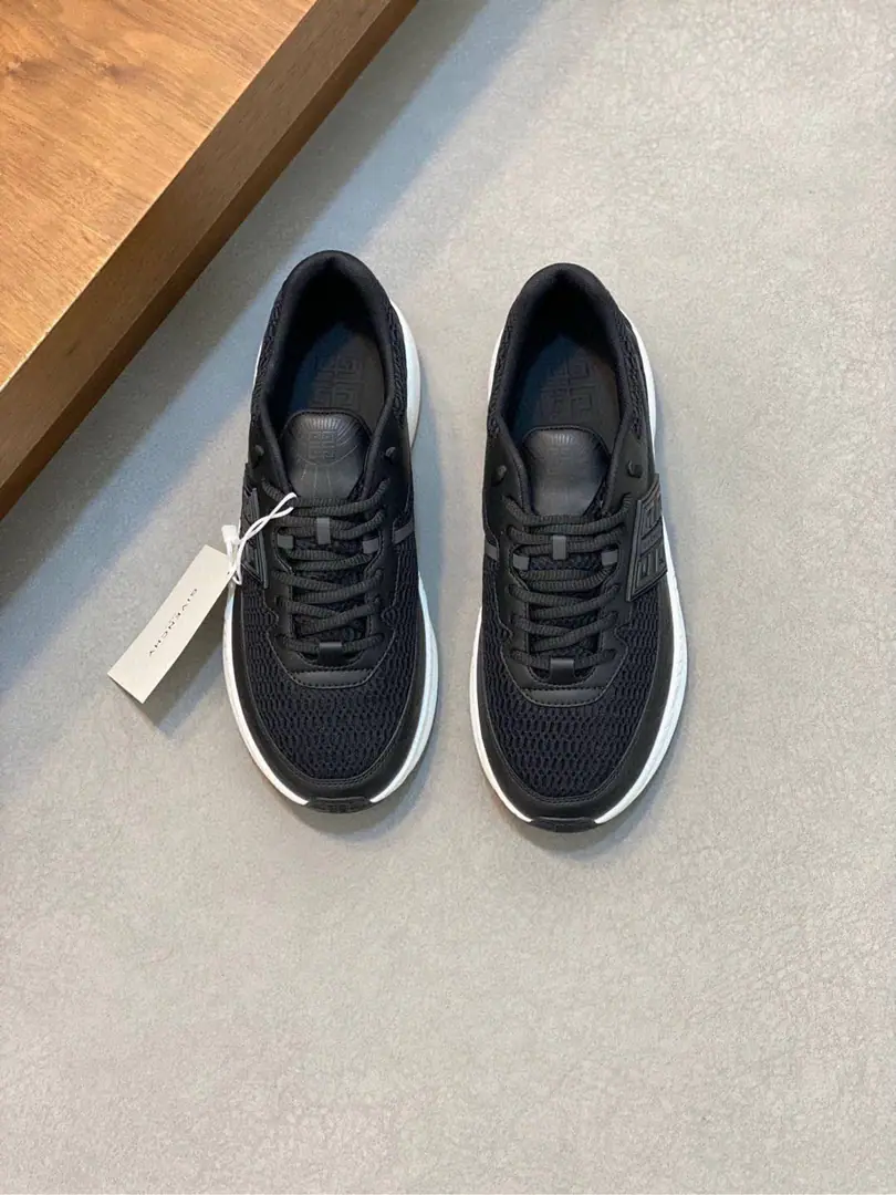 Gv *y～NewGIV 1Men's shoes are thick and leisurely raised., High-quality cow skins on the shoe face are made of air cloth.！The upper foot is so handsome., Increase4CM, - I'm gonna raise the air., Shoe-struck-up-skinner design., Yes, I do.4G LOGOSigns and StereoGIVENCHYMark. LightTPU- The bubble., It's so easy and comfortable.！ Size: 39-44（38.45Do it.）