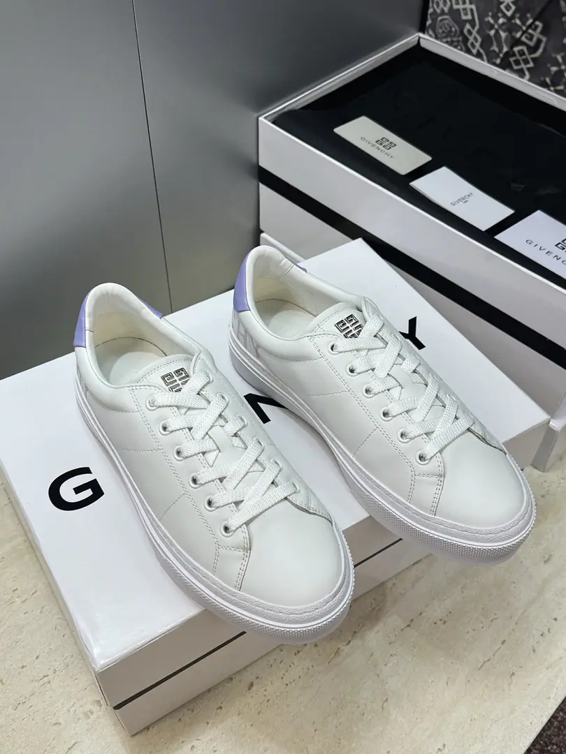 Plant prices: Female size Men+20 Top GIVENCHY 2026Spring and summer's classic couple money with four seasons of leisure shoes. The Kifansi alphabet.logoThe hardware is tied to the bottom of the round and the colored sports skateboards. Material:I'll import a cow's skin on my shoe.+In the skin of the watered cow.+Original OpenTpuOtsumi! Size: Female size35-41(40.41Custom without re-offer) Men38-46(38.45.46Customize or not change）