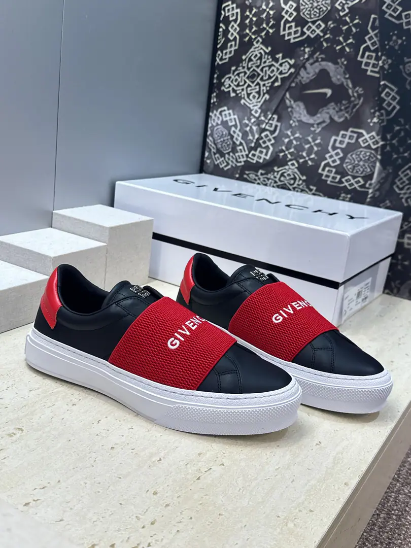 Plant prices: Female size Men+20 Top GIVENCHY 2026The classic couple of spring and summers is a little bit of a sling and a little bit of a season's shoes. The Kifansi alphabet.logoThe hardware is tied to the bottom of the round and the colored sports skateboards. Material:I'll import a cow's skin on my shoe.+In the skin of the watered cow.+Original OpenTpuOtsumi! Size: Female size35-41(40.41Custom without re-offer) Men38-46(38.45.46Customize or not change）