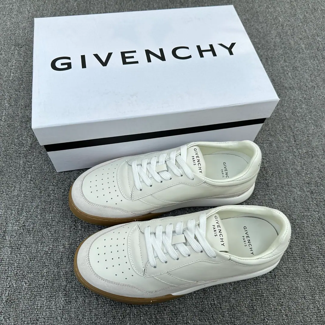 GivenchyKifanshi.“Poster money”Low-ass leisure shoes. We'll bring a lot of good stuff. Before home.ZThe cabinet. This is a light-line shoe.•The choice is to mix the skin with the skin of the soft calf., The whole pair of shoes is smooth and smooth., The angle is a bright one., The rear end line increases comfort., ♪ Shoe tongues on theGhy 4G LogoLabel, Shoe side print.Givenchy logo, Inside and the shoes are a cow's skin., Slipperproof grinding.TpuOtsumi!, The most comfortable ones., It's so soft and so light., It's the first single item to be worn by a sender.. Size: 39-40-41-42-43-44-45（Standard leather shoe size）（Purchase orders） The cargo.