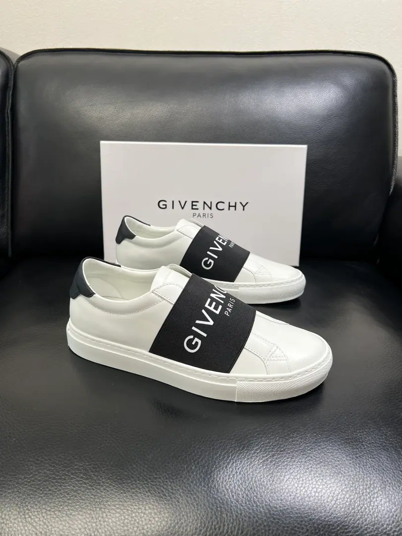 Givenchy High Quality Kifanshi. Top-level craft The cabinet is new., The shoes are for the pastry., Imported rinded cattle mats., Shoes under the sole.: The original plant is used for the original base., It's super comfortable to be a sole-acting base., The original factory and the single., High Quality, Welcome to the comparison., Codes 38-44 (Make a reservation. 45 46)