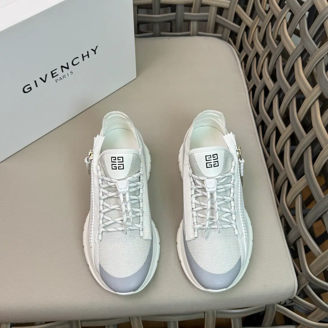 Givench* GVC spectreSeries of sneakers｜Use imported cattle skin to put airnets together｜High-tech fabric stereo print stamp brandlogoDesign｜The insides of the cow.｜A separate pelt-coated staircase. Comfortable skin.｜Sidesark4G LOGOZipper. Matching combinary combing tape｜Double-coloured technical shoelaces. Match4GLogoPiping andlogo- The shoe tongue.｜SidesarkGIVENCH* LOGOStamps｜Light-tech shoe bottom. My feet are comfortable. Size: 38-44（45.46Do it.）