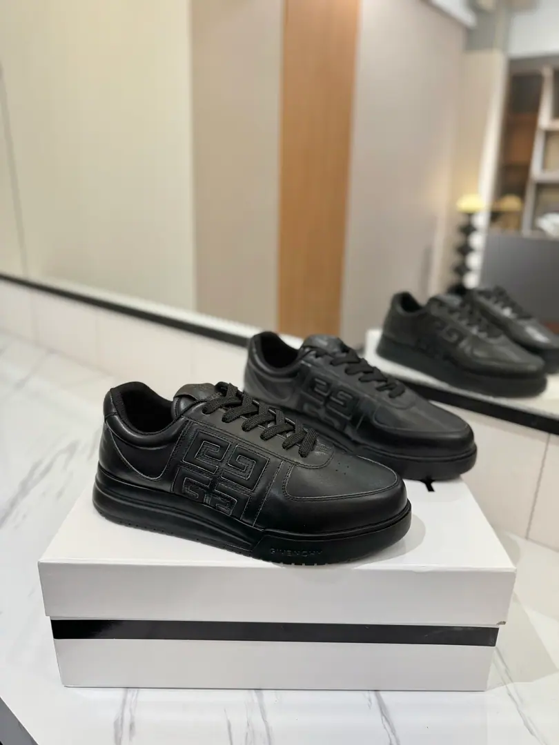 Plant price Maximum Version👍（Couples.❤️）GIVENCHYKifanshi.G4Sports shoes /White shoes are here for a hundred seasons of leisure shoes.！！ I'm surprised to see the touch of the leg. The shoe pads are totally tuned to the palms., The kind that's been walking all day long.. A pair of sneakers with both the size and comfort. Shoe.: Skins of cattle. Uchi.: Inside the net. Foot.: Skins and feet. Otsumi!: TPU Codes: Women35（40.41Do it.）Men39-46（45/46Do it.）