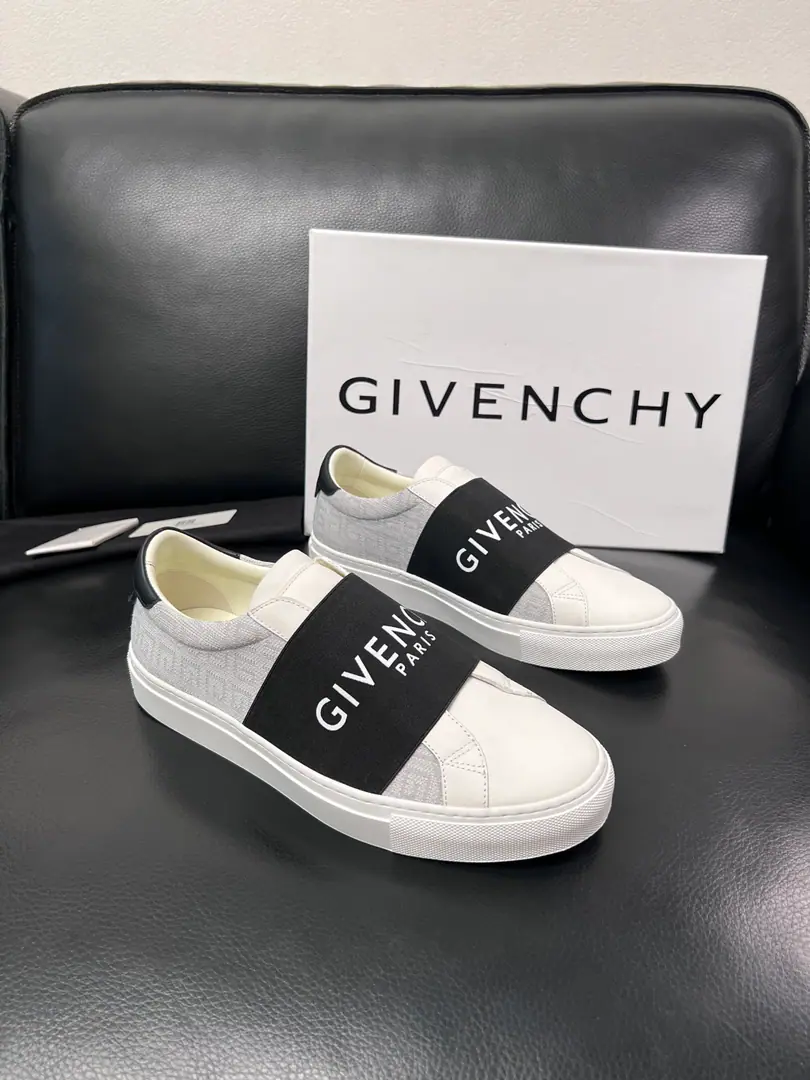 Givenchy High Quality Top-level craft Kifanshi. Synchronize original plant configuration, Italian imports of cattle and flour., A private model of the whole shoe parts., Soft and cozy web-painted mats., Shoes under the sole.: The original factory is super comfortable with the original., The original factory and the single., Welcome to the comparison., Codes 39-44 (Make a reservation. 38 45 )