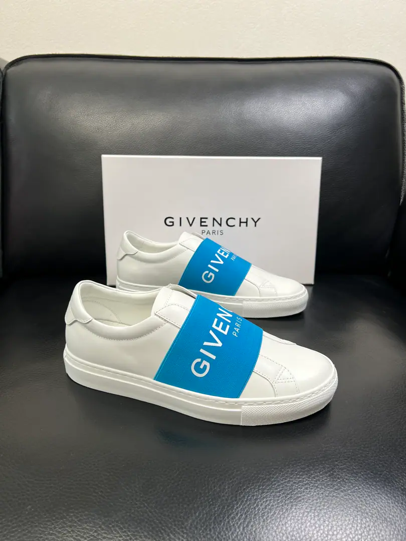 Givenchy High Quality Kifanshi. Top-level craft The cabinet is new., The shoes are for the pastry., Imported rinded cattle mats., Shoes under the sole.: The original plant is used for the original base., It's super comfortable to be a sole-acting base., The original factory and the single., High Quality, Welcome to the comparison., Codes 38-44 (Make a reservation. 45 46)