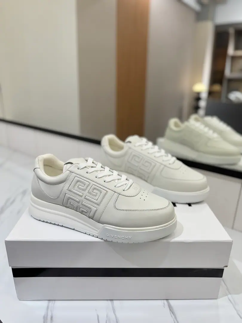 Plant price Maximum Version👍（Couples.❤️）GIVENCHYKifanshi.G4Sports shoes /White shoes are here for a hundred seasons of leisure shoes.！！ I'm surprised to see the touch of the leg. The shoe pads are totally tuned to the palms., The kind that's been walking all day long.. A pair of sneakers with both the size and comfort. Shoe.: Skins of cattle. Uchi.: Inside the net. Foot.: Skins and feet. Otsumi!: TPU Codes: Women35（40.41Do it.）Men39-46（45/46Do it.）