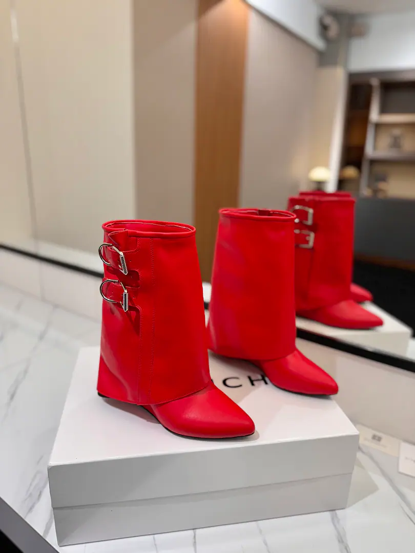 Counter-grade custom version GIVENCHY2026/𝐒𝐒 𝐧𝐞𝐰 New high and boots., Marketed maximum version Kifanshi. Lock button The whole fashion circle.‼️ Original development shoe super-generate ‼️Highest Return Shoes ‼️ It's very packaged. Thin. Advanced Super cozy. ‼️ Shoe.: Powder skin. Uchi.: Cowskin. Customize private template logoLogoLock button Heel.: Private Templates He's tall.8.5cm Otsumi!: That's a big import. Codes: 35-40【34.40/41:42/Custom without re-offer】