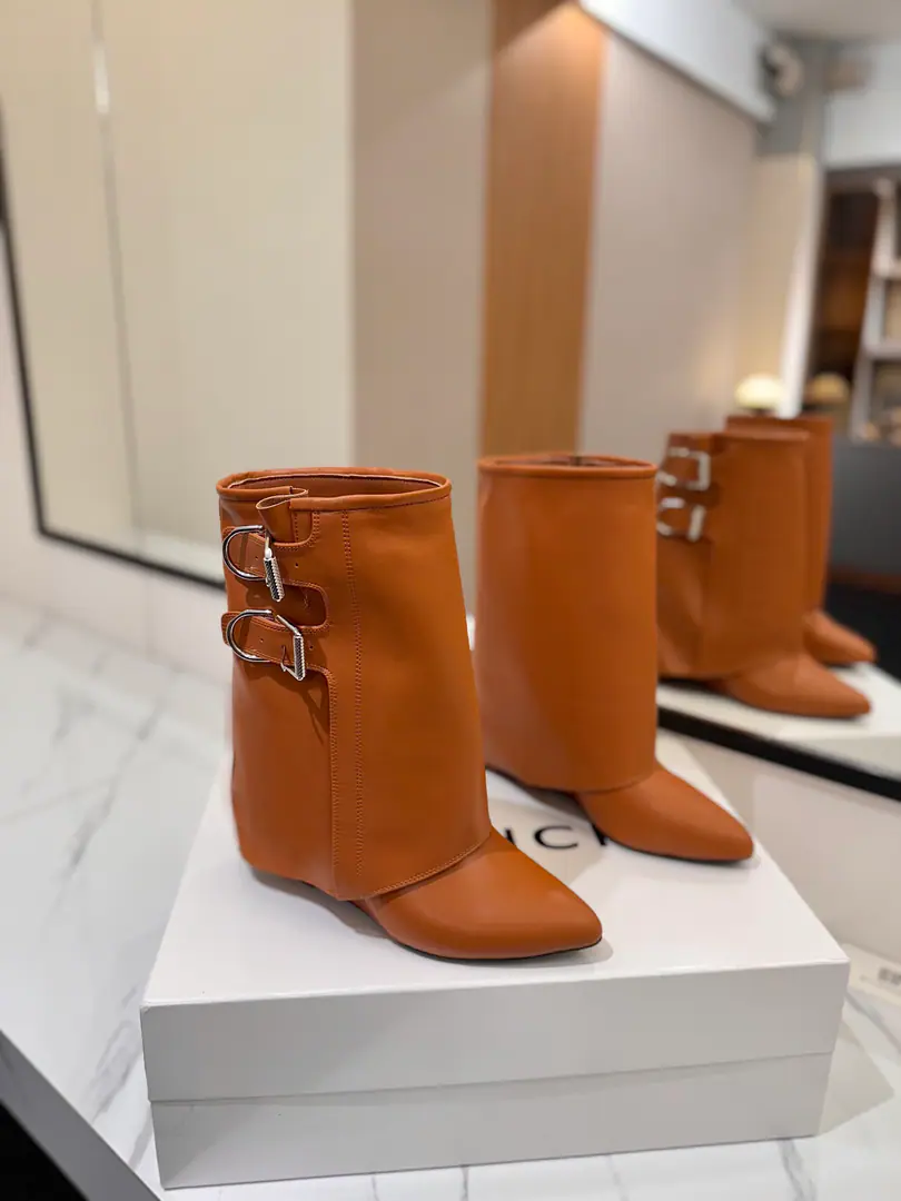 Counter-grade custom version GIVENCHY2026/𝐒𝐒 𝐧𝐞𝐰 New high and boots., Marketed maximum version Kifanshi. Lock button The whole fashion circle.‼️ Original development shoe super-generate ‼️Highest Return Shoes ‼️ It's very packaged. Thin. Advanced Super cozy. ‼️ Shoe.: Powder skin. Uchi.: Cowskin. Customize private template logoLogoLock button Heel.: Private Templates He's tall.8.5cm Otsumi!: That's a big import. Codes: 35-40【34.40/41:42/Custom without re-offer】