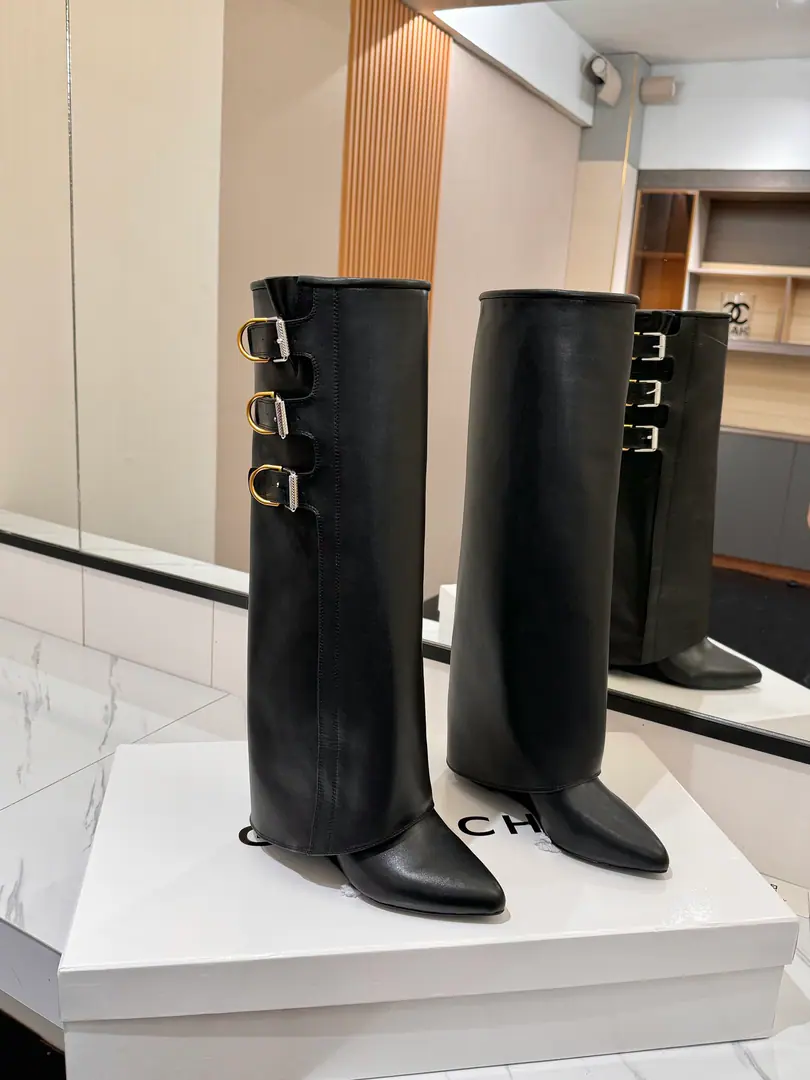 Counter-grade custom version GIVENCHY2026/𝐒𝐒 𝐧𝐞𝐰 New high and boots., Marketed maximum version Kifanshi. Lock button The whole fashion circle.‼️ Original development shoe super-generate ‼️Highest Return Shoes ‼️ It's very packaged. Thin. Advanced Super cozy. ‼️ Shoe.: Powder skin. Uchi.: Cowskin. Customize private template logoLogoLock button Heel.: Private Templates He's tall.8.5cm Otsumi!: That's a big import. Codes: 35-40【34.40/41:42/Custom without re-offer】