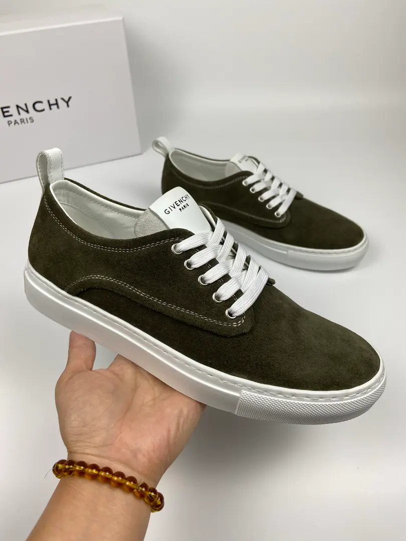 Fly-feathers, low-skinned, sports shoes. New CitySeries Sell(Couple shoes.) Match: Women35 －39．Men38 －44(45．46I'll make sure I don't change it.） Material: ♪ Shoe tongues on theGIVENCHY Paris LOGOStamps Heel stamp.GIVENCHY Paris LOGO Leather inside., I'm not sure.GIVENCHY Paris LOGOStamps Sew the threads. Flexible material, It's easy to wear., Unbuttoned Design The following is a video of the twilight rings. TPUShoes under the sole.