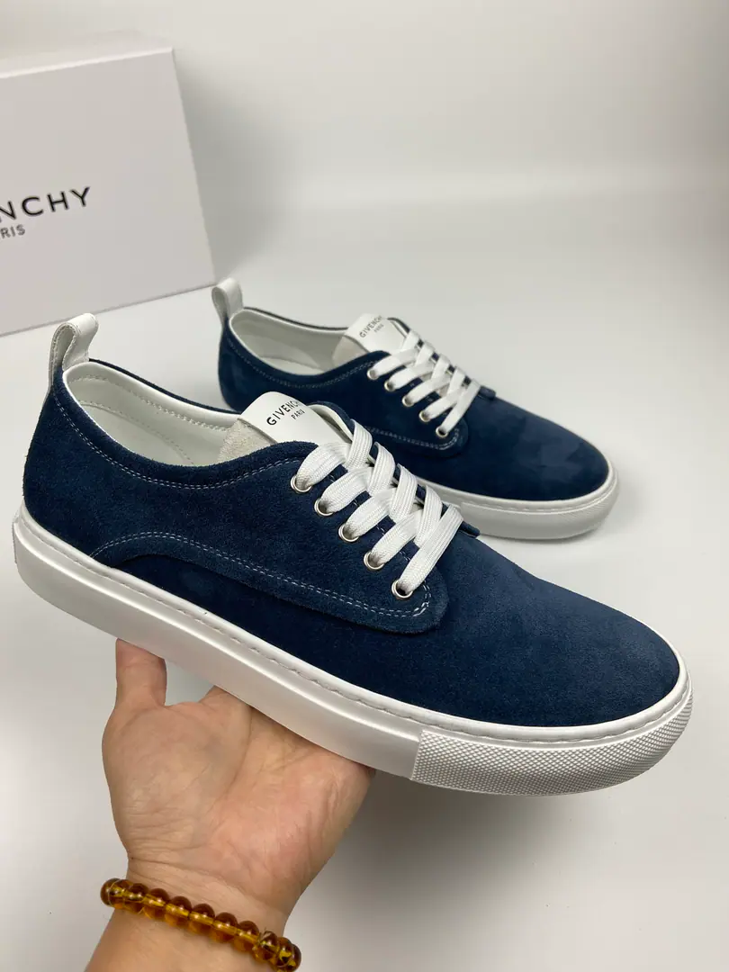Fly-feathers, low-skinned, sports shoes. New CitySeries Sell(Couple shoes.) Match: Women35 －39．Men38 －44(45．46I'll make sure I don't change it.） Material: ♪ Shoe tongues on theGIVENCHY Paris LOGOStamps Heel stamp.GIVENCHY Paris LOGO Leather inside., I'm not sure.GIVENCHY Paris LOGOStamps Sew the threads. Flexible material, It's easy to wear., Unbuttoned Design The following is a video of the twilight rings. TPUShoes under the sole.