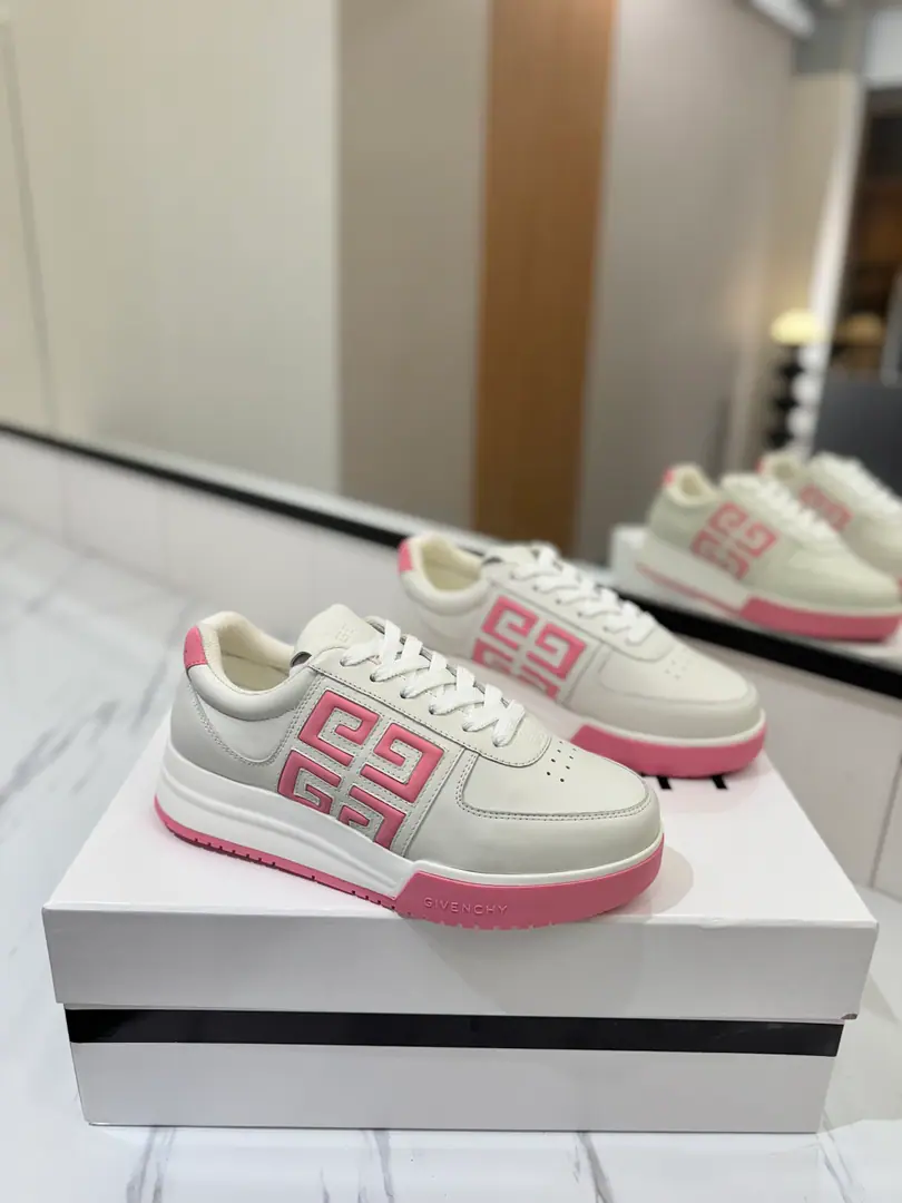 Plant price Maximum Version👍（Female.）GIVENCHYKifanshi.G4Sports shoes /White shoes are here for a hundred seasons of leisure shoes.！！ I'm surprised to see the touch of the leg. The shoe pads are totally tuned to the palms., The kind that's been walking all day long.. A pair of sneakers with both the size and comfort. Shoe.: Skins of cattle. Uchi.: Inside the net. Foot.: Skins and feet. Otsumi!: TPU Codes: Men39-46（45/46）Custom