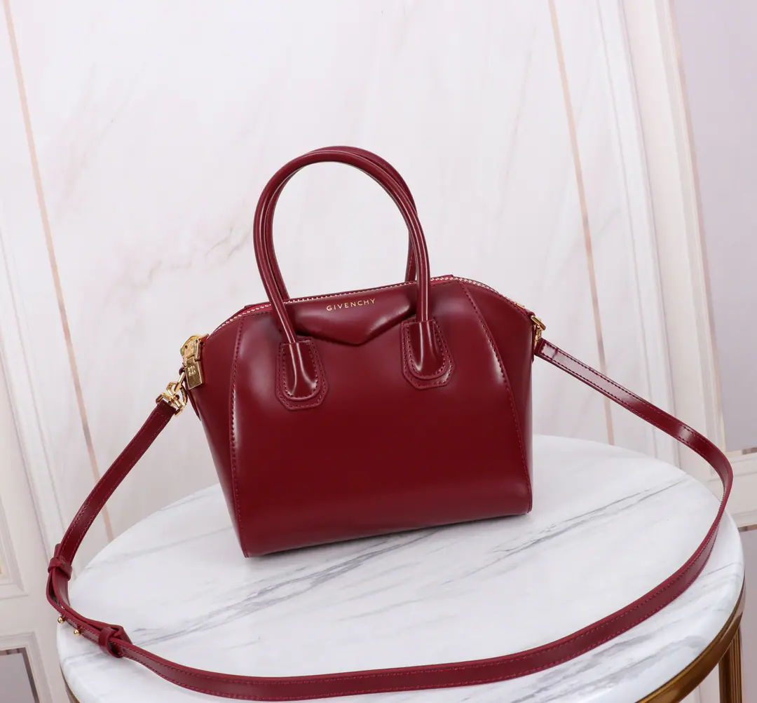 Batch. Top mass Kifanshi. GIVENCHY Classic.Antigona tote Original French factoryBOXPee.！Upgrade high end cargo！ Smallsize: 22*27*13 Search the number.9981-3
