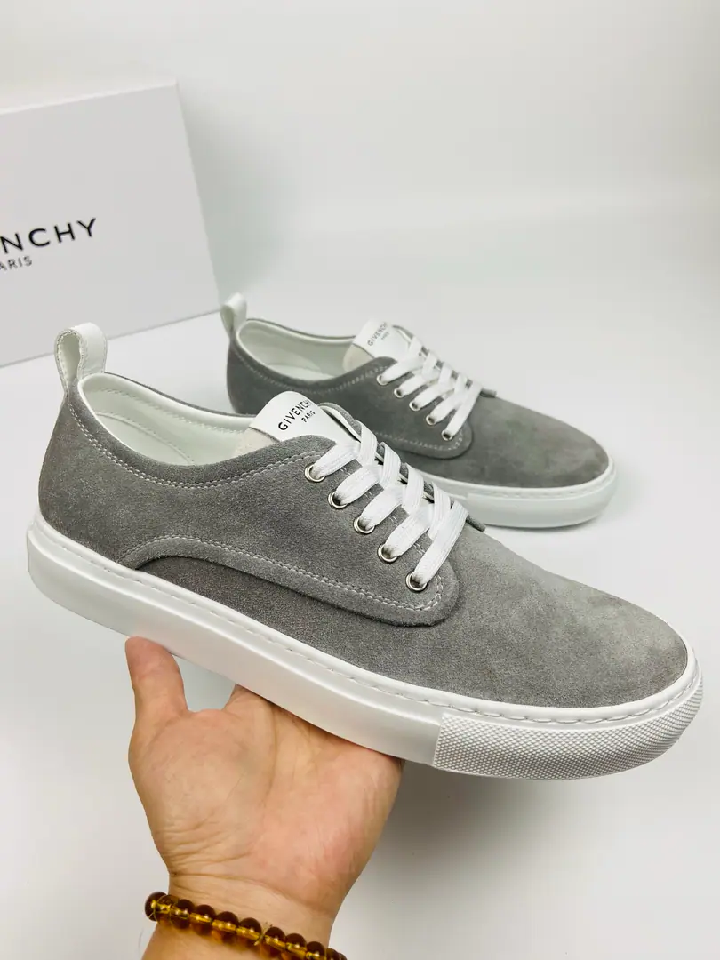 Fly-feathers, low-skinned, sports shoes. New CitySeries Sell(Couple shoes.) Match: Women35 －39．Men38 －44(45．46I'll make sure I don't change it.） Material: ♪ Shoe tongues on theGIVENCHY Paris LOGOStamps Heel stamp.GIVENCHY Paris LOGO Leather inside., I'm not sure.GIVENCHY Paris LOGOStamps Sew the threads. Flexible material, It's easy to wear., Unbuttoned Design The following is a video of the twilight rings. TPUShoes under the sole.