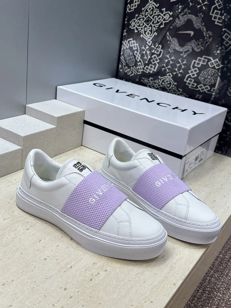 Plant prices: Female size Men+20 Top GIVENCHY 2026The classic couple of spring and summers is a little bit of a sling and a little bit of a season's shoes. The Kifansi alphabet.logoThe hardware is tied to the bottom of the round and the colored sports skateboards. Material:I'll import a cow's skin on my shoe.+In the skin of the watered cow.+Original OpenTpuOtsumi! Size: Female size35-41(40.41Custom without re-offer) Men38-46(38.45.46Customize or not change）