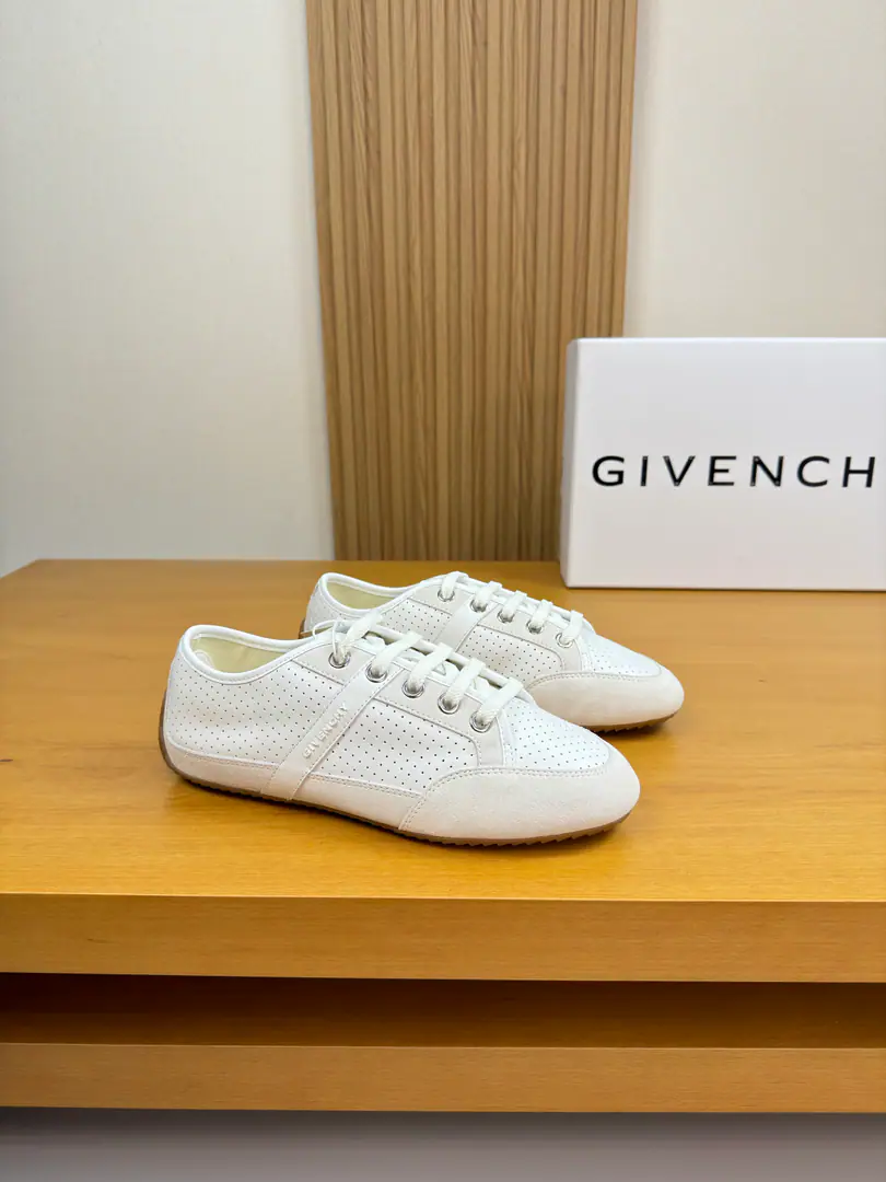 【GIVENCHY】Kifanshi. High-end quality Original List·Leisure sports shoes Shoe.. Original🔝Skin on the calf in Konapa., Anti-feathers., Shoes..- It's a plastic brand.logo Uchi.: Water-tied cow skin. Otsumi!: It's so light.TPR·Rubber; Form Super-high-quality control.·- I'm doing a little work.: Highlight(High-end·- How expensive.·Slot) Size: 39-44（38, 45, Make a reservation.)·G0137
