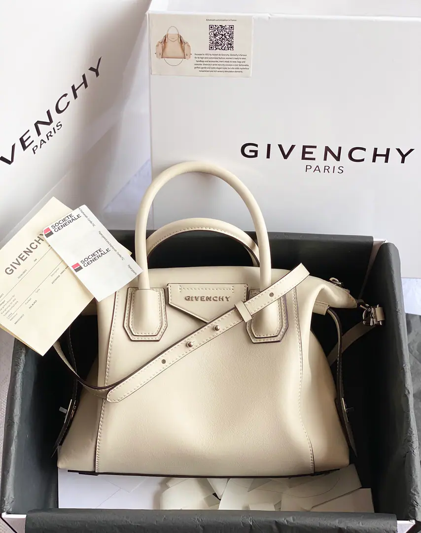 Small. 🇫🇷French.GHome is for celebration.Antigona10Anniversary！Recent launchAntigona Soft！6Monthly acquisitionszDevelopment！To be exactly the same., Yes.2Over a month.‘It's been improving., Refine Details！Many details come from their family.Antigona.This bag is all there is. A lot of leisure and comfort packs.[John.]A specific calf.！Advanced Custom Edit！ Large size: 45*9*35, Size of the trumpet: 30*8*25
